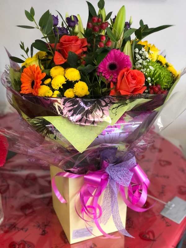 Luxury Vibrant bouquet – buy online or call 07712677882